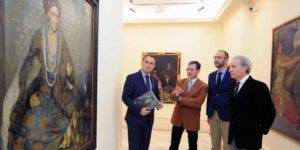Más de 3.000 personas han visitado ya la muestra dedicada a Gabriel Morcillo, en el Centro de Exposiciones de CAJAGRANADA en Puerta Real Presentación de la exposición de Morcillo con Diego Oliva, a la izquierda, y los tres comisarios de la muestra