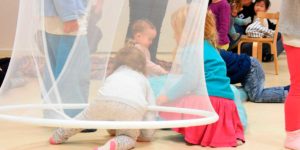 ”Al museo con bebé”, iniciativa para disfrutar de la cultura en familia Bebés jugando