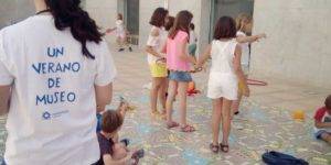 Un verano de Museo Varios niños participan en una de las actividades de "Un verano de Museo"