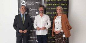 Bankia, CajaGranada Fundación y el Festival Internacional de Música y Danza de Granada suscriben un acuerdo de colaboración María Elena Martín-Vivaldi, presidenta de CajaGranada Fundación; Pablo Heras-Casado, director del Festival Internacional de Música y Danza de Granada; y José Antonio González Morales, coordinador de la Dirección general de Comunicación de Bankia en Andalucía
