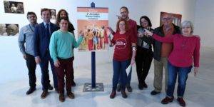 Jornadas de danza y teatro inclusivos con SuperarT y CajaGranada Fundación Foto de familia de organizadores y participantes en las II Jornadas de Danza y Teatro Inclusivos