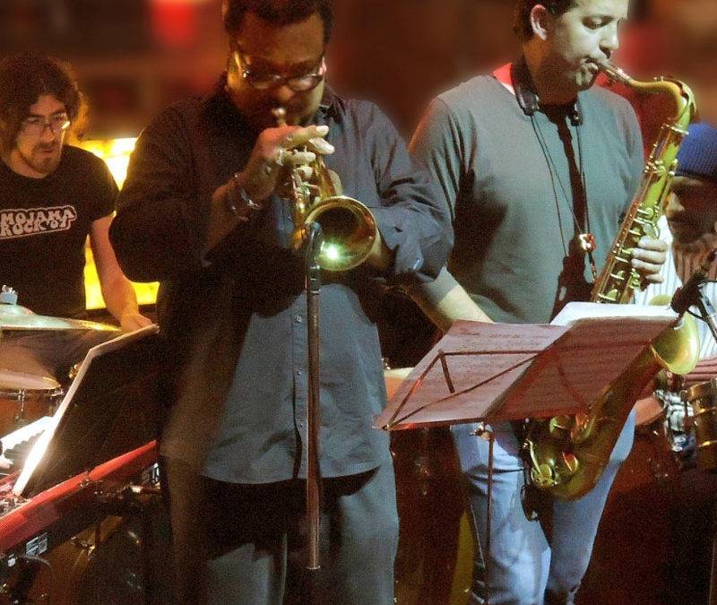 Grupo CU-BOP tocando sus instrumentos musicales