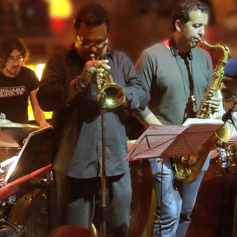 Grupo CU-BOP tocando sus instrumentos musicales