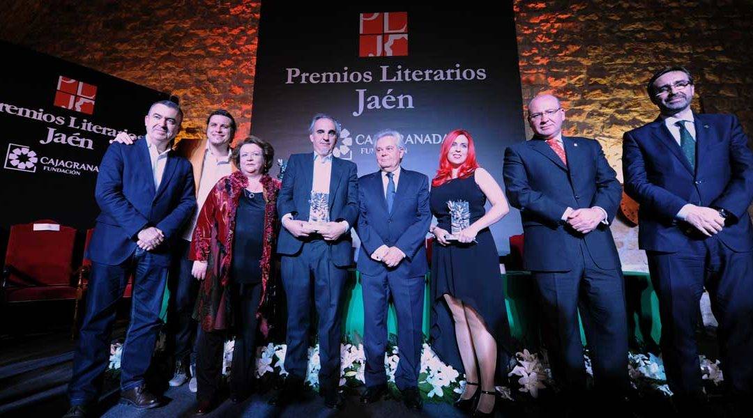 Premiados y autoridades en los XXXIII Premios Literarios Jaén de CAJAGRANADA