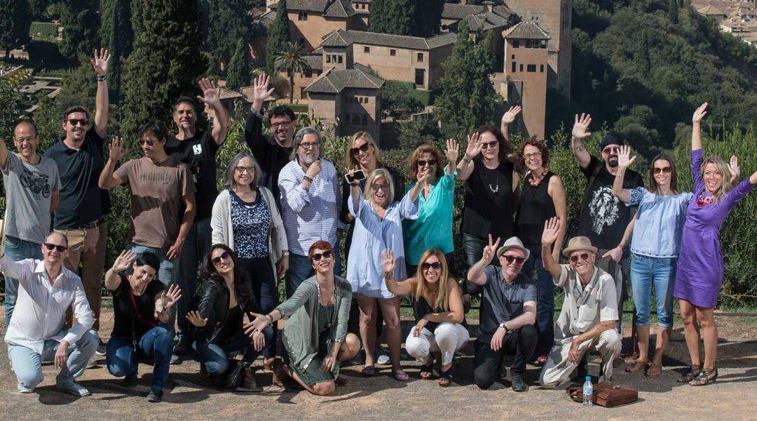 Escritoras y artistas del proyecto Hnegra durante su visita a la Alhambra, en el transcurso de Granada Noir