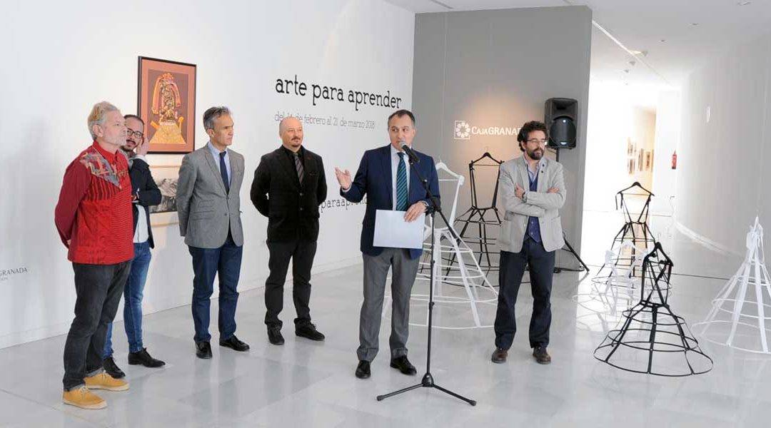 Autoridades y comisarios de la exposición "Arte para aprender"
