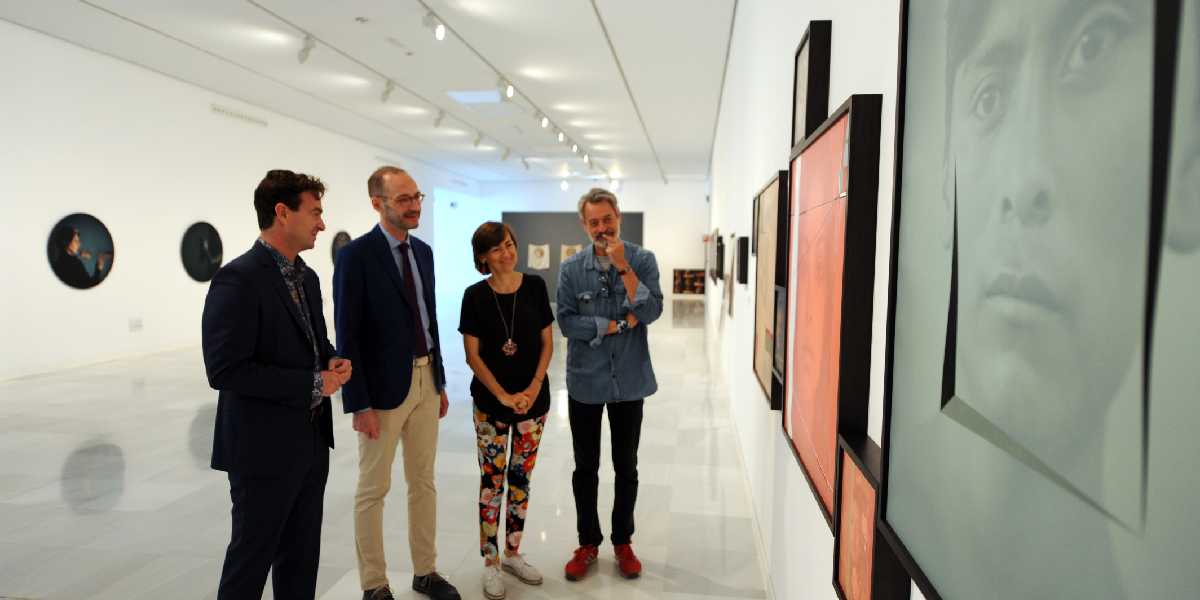 El Centro Cultural Memoria de Andalucía, de CajaGranada Fundación, acoge los rostros y miradas de Luis González Palma en una muestra fotográfica de Fundación Telefónica