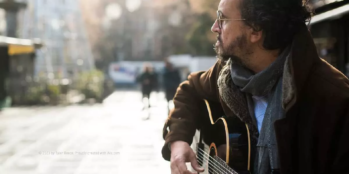 El Teatro CajaGranada acoge el concierto “Pensamiento, palabra, obra y omisión”, de Juan Trova