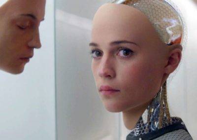 “Ex Machina” o el amor en los tiempos robóticos, en AulaCine CajaGranada