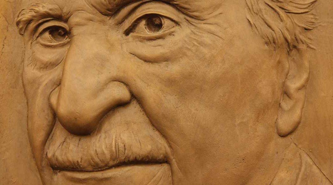 Bajorrelieve de Francisco Ayala