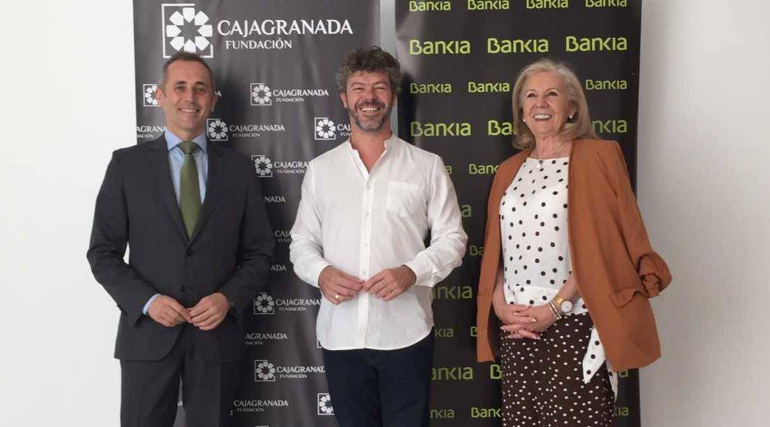 María Elena Martín-Vivaldi, presidenta de CajaGranada Fundación; Pablo Heras-Casado, director del Festival Internacional de Música y Danza de Granada; y José Antonio González Morales, coordinador de la Dirección general de Comunicación de Bankia en Andalucía