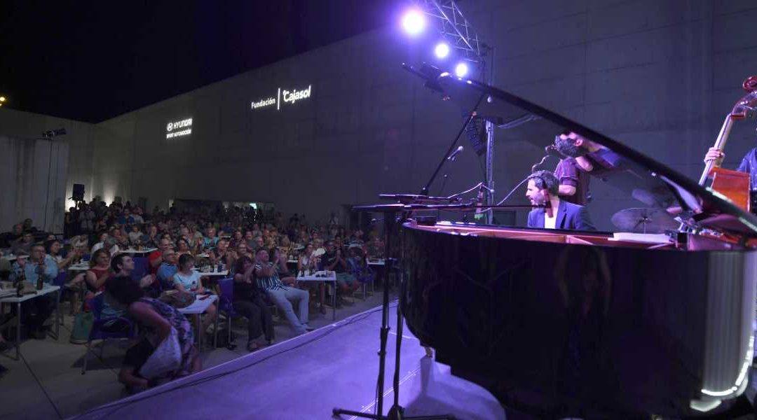 Cerca de 10.000 personas disfrutaron del cine y del jazz de verano en