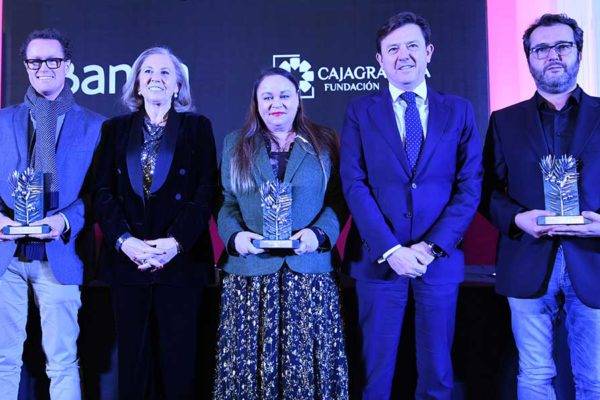 Zoé Valdés, Rodrigo Olay y Álvaro Colomer, ganadores de los XXXV ‘Premios Literarios Jaén’ de CajaGranada Fundación y Bankia