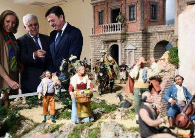 El Centro de Exposiciones de CajaGranada en Puerta Real inaugura una muestra de belenes de distintos países del mundo