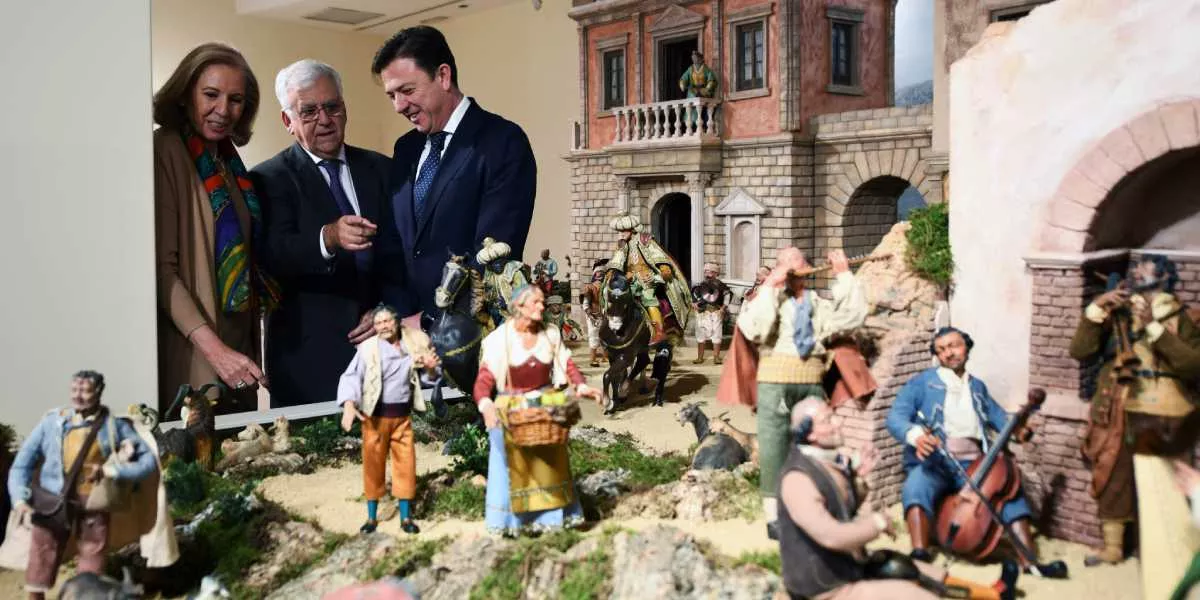 El Centro de Exposiciones de CajaGranada en Puerta Real inaugura una muestra de belenes de distintos países del mundo