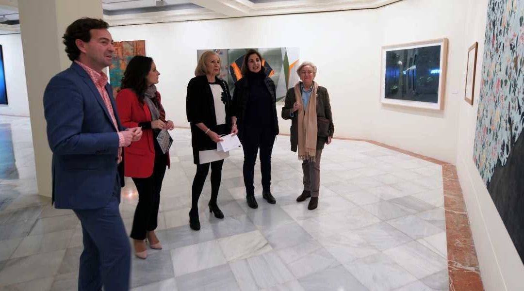 De izquierda a derecha: Fernando Bueno, director de CajaGranada Fundación; María Elena Martín-Vivaldi, presidenta de CajaGranada Fundación; Gloria Ruiz, subdirectora de cultura y acción social de la Fundación Cajasol; Nathalie Pariente, comisaria de la exposición; y Pilar Citoler, coleccionista de arte.