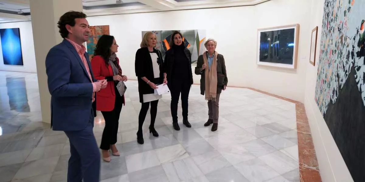El Centro de Exposiciones CajaGranada Puerta Real acoge la exposición ‘¡Fiat Lux!’, con una selección de obras de la Nueva Colección Pilar Citoler