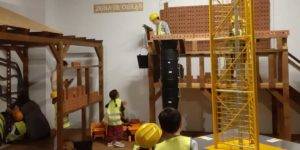 Fin de semana: ‘En construcción’, cuentacuentos, talleres y una nueva exposición, en el Centro Cultural CajaGranada Varios niños participando de la actividad 'En construcción' del Museo Memoria de Andalucía