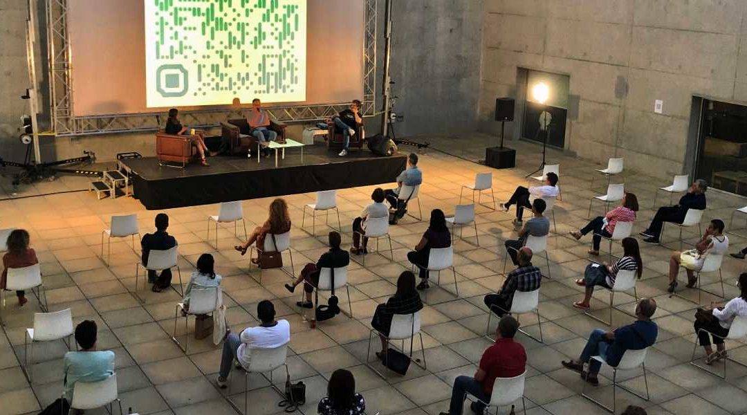Sesión de ‘Encuentros en la Tercera Fase’ (Festival Gravite) en la Plaza de las Culturas del Centro Cultural CajaGranada