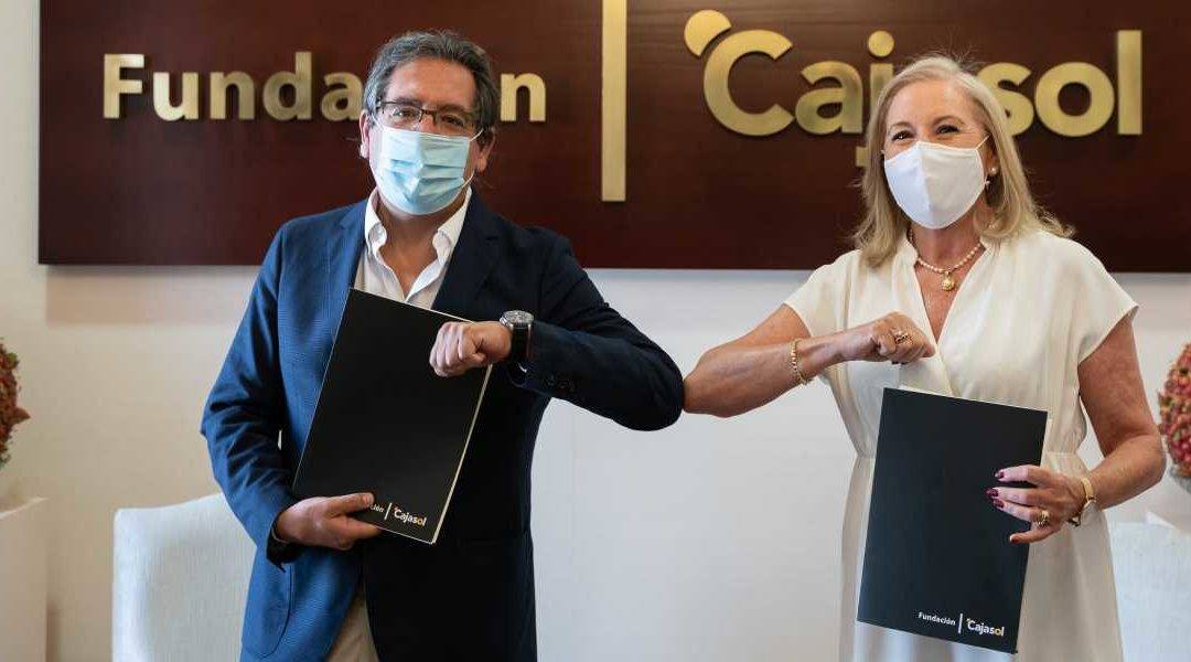 El presidente de Fundación Cajasol, Antonio Pulido y la presidenta de CajaGranada Fundación, María Elena Martín-Vivaldi