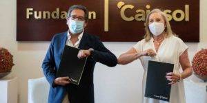 Fundación Cajasol y CajaGranada Fundación renuevan su alianza para desarrollar conjuntamente actividades culturales en Granada El presidente de Fundación Cajasol, Antonio Pulido y la presidenta de CajaGranada Fundación, María Elena Martín-Vivaldi