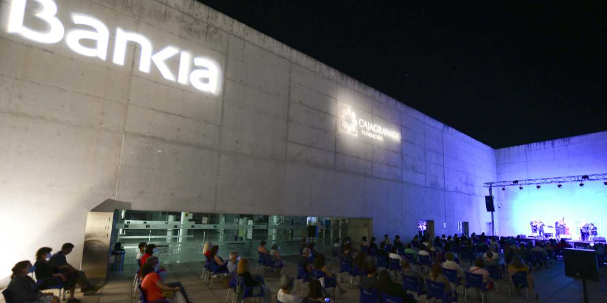 5.000 personas disfrutaron del cine y de la música en directo en el Centro Cultural CajaGranada