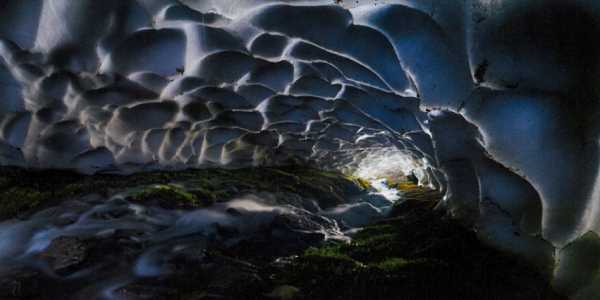 VIII Concurso Internacional de Fotografía de Fundación AguaGranada. Detalle del Primer Premio. Peter Manschot. El Origen; Viaje Hacia la Luz VIII Concurso Internacional de Fotografía de Fundación AguaGranada. Detalle del Primer Premio. Peter Manschot. El Origen; Viaje Hacia la Luz