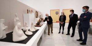 Bankia y CajaGranada Fundación presentan este jueves la exposición ‘Noche de Luz’ de la Colección Basanta-Martín En la foto (de izda. a drcha.): El coleccionista Antonio Basanta; la presidenta de CajaGranada Fundación, María Elena Martín-Vivaldi; el director corporativo de la Territorial de Bankia en Andalucía, Joaquín Holgado; y el director de CajaGranada Fundación, Fernando Bueno.