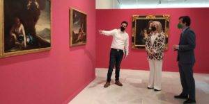 El Centro Cultural CajaGranada acoge la exposición ‘Inéditos del Barroco granadino’, en colaboración con Cajasol De izquierda a derecha: el comisario de la exposición ‘Inéditos del Barroco granadino’, J. Javier Gómez Jiménez; la presidenta de CajaGranada Fundación, María Elena Martín-Vivaldi; y el director-gerente de CajaGranada Fundación, Fernando Bueno.