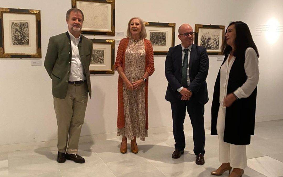 En la foto de izquierda a derecha: el director de la Fundación ICO, Lucinio Muñoz; la presidenta de CajaGranada Fundación, María Elena Martín-Vivaldi; el director comercial-Red Andalucía Oriental Norte de la Dirección Territorial Andalucía de CaixaBank, Amador Carmona; y la comisaria de la exposición 'Picasso. Suite Vollard. Colecciones ICO', Marisa Oropesa.