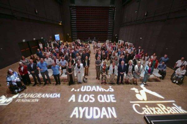 CajaGranada Fundación y CaixaBank entregan 250.000 euros para impulsar los proyectos sociales de 107 asociaciones