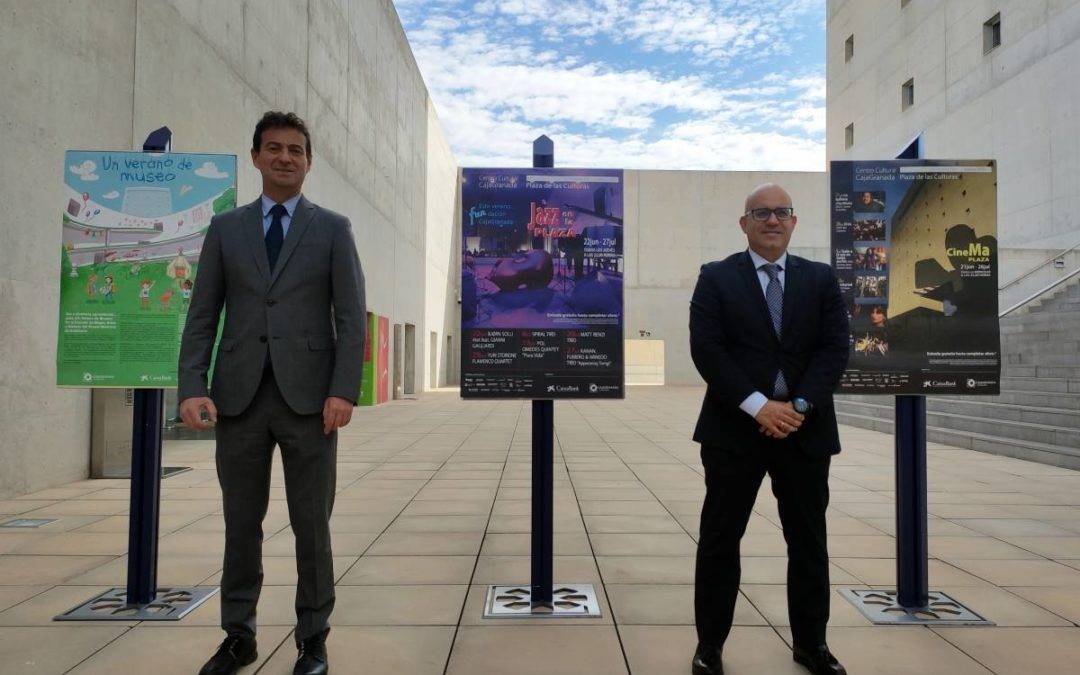 De izquierda a derecha: el director-gerente de CajaGranada Fundación, Fernando Bueno y el director comercial-Red Andalucía Oriental Norte de la Dirección Territorial Andalucía de CaixaBank, Amador Carmona
