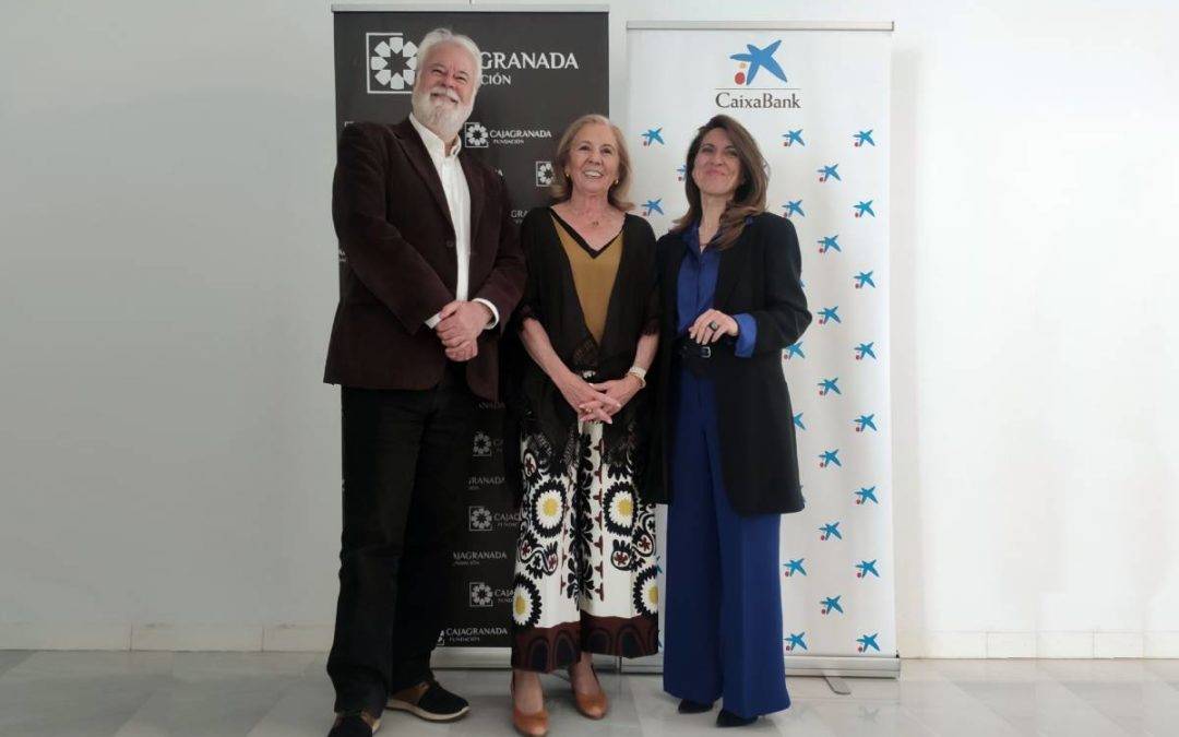 De izquierda a derecha: el director del Festival Internacional de Música y Danza de Granada, Antonio Moral; la presidenta de CajaGranada Fundación, María Elena Martín-Vivaldi; y la directora de Banca de Instituciones de CaixaBank en Andalucía, María Rosa Márquez.
