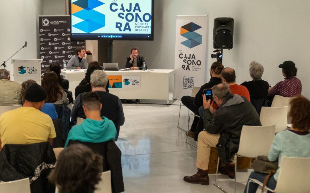 Juan Alberto de Niños Mutantes y el musicólogo Fernando Barrera en el Ciclo (R)Evoluciones 2023