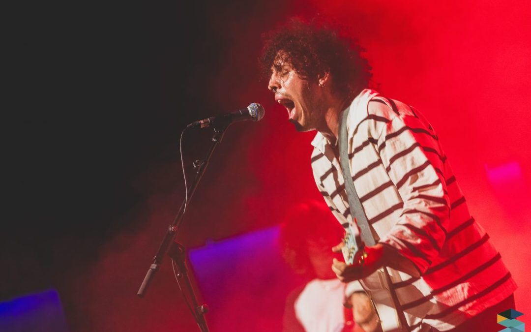 Artista del grupo musical Todo Bien Todo Mal en Encuentros Soundbox de Espacio Caja Sonora. Fotografía de Javier Martín.