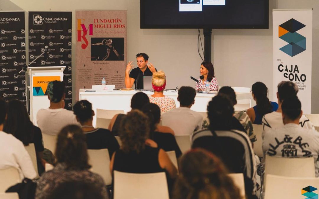 Imagen de una sesión del Ciclo (R)Evoluciones de Espacio Caja Sonora. Autor: Javier Martín Ruiz