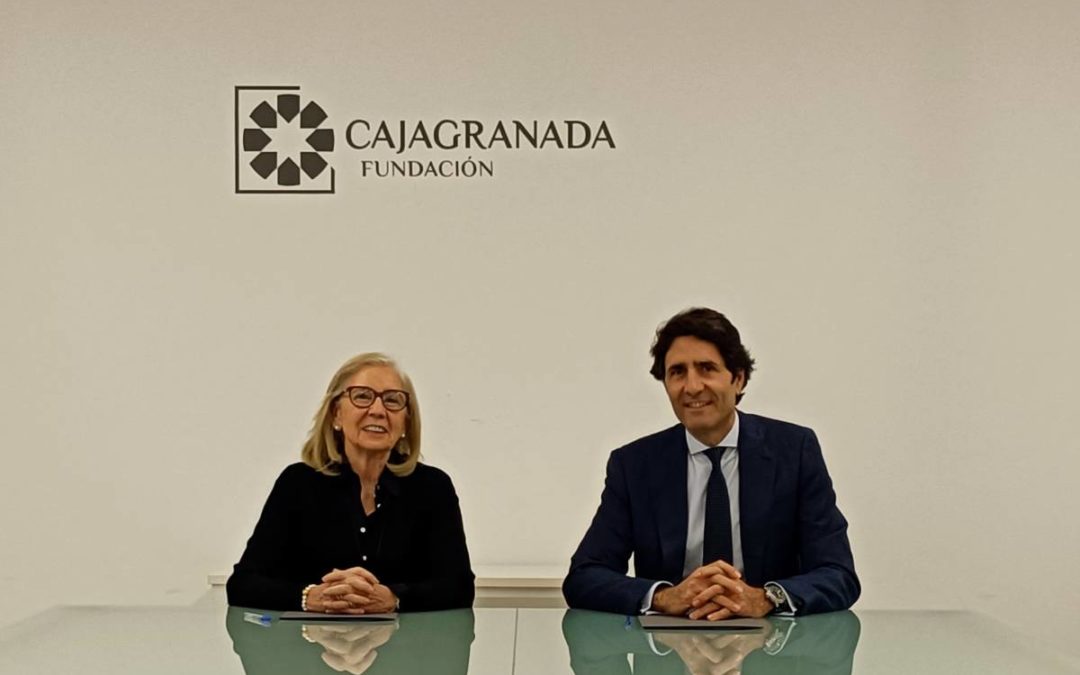 De izquierda a derecha: María Elena Martín-Vivaldi Caballero, presidenta de CajaGranada Fundación, e Ignacio Cuerva, consejero delegado de Cuerva.